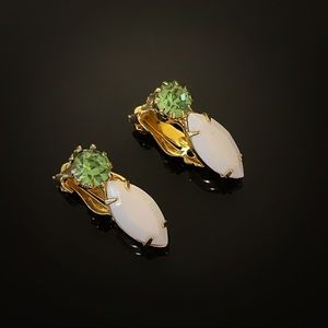 ✨Gorgeous Rhinestone VTG Clip On Earrings